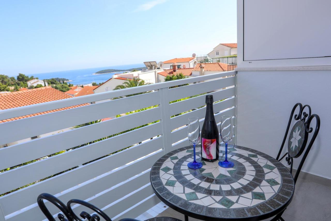 חוואר Stella Maris, Hvar - Rooms With A Balcony And A Stunning Sea View מראה חיצוני תמונה